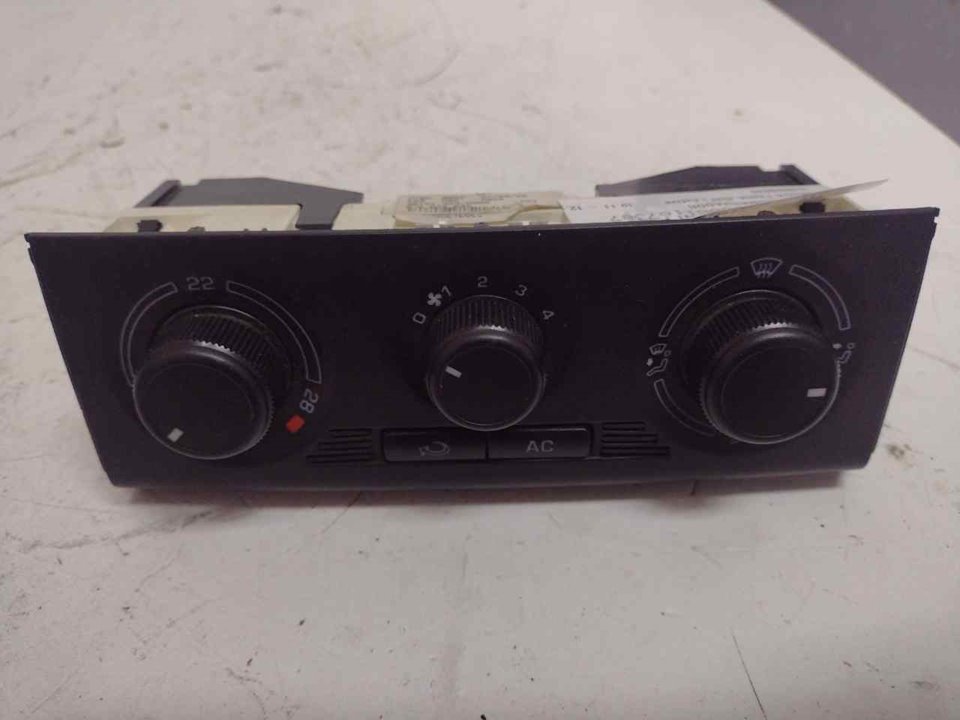 SKODA Octavia 1 generation (1996-2010) Climate  Control Unit 5J0820045 21300227