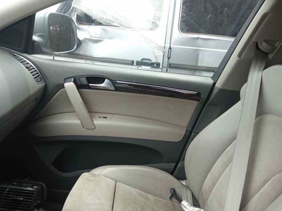 AUDI Q7 4L (2005-2015) Front Right Door Panel 25439161