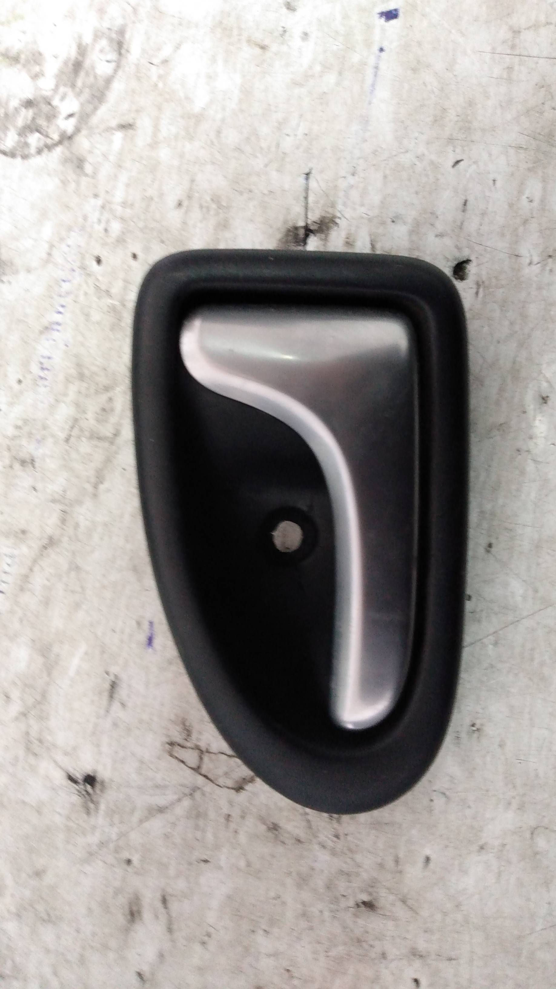 RENAULT Clio 2 generation (1998-2013) Right Rear Internal Opening Handle 7700415975 21275728