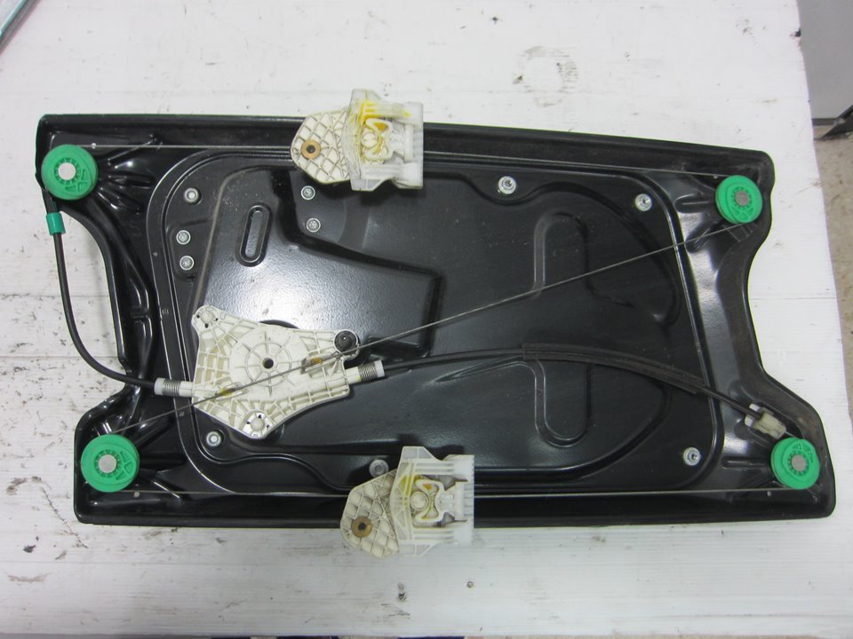 LAND ROVER Range Rover Sport 1 generation (2005-2013) Lève-vitre de porte avant gauche D2R5A994730 25220505