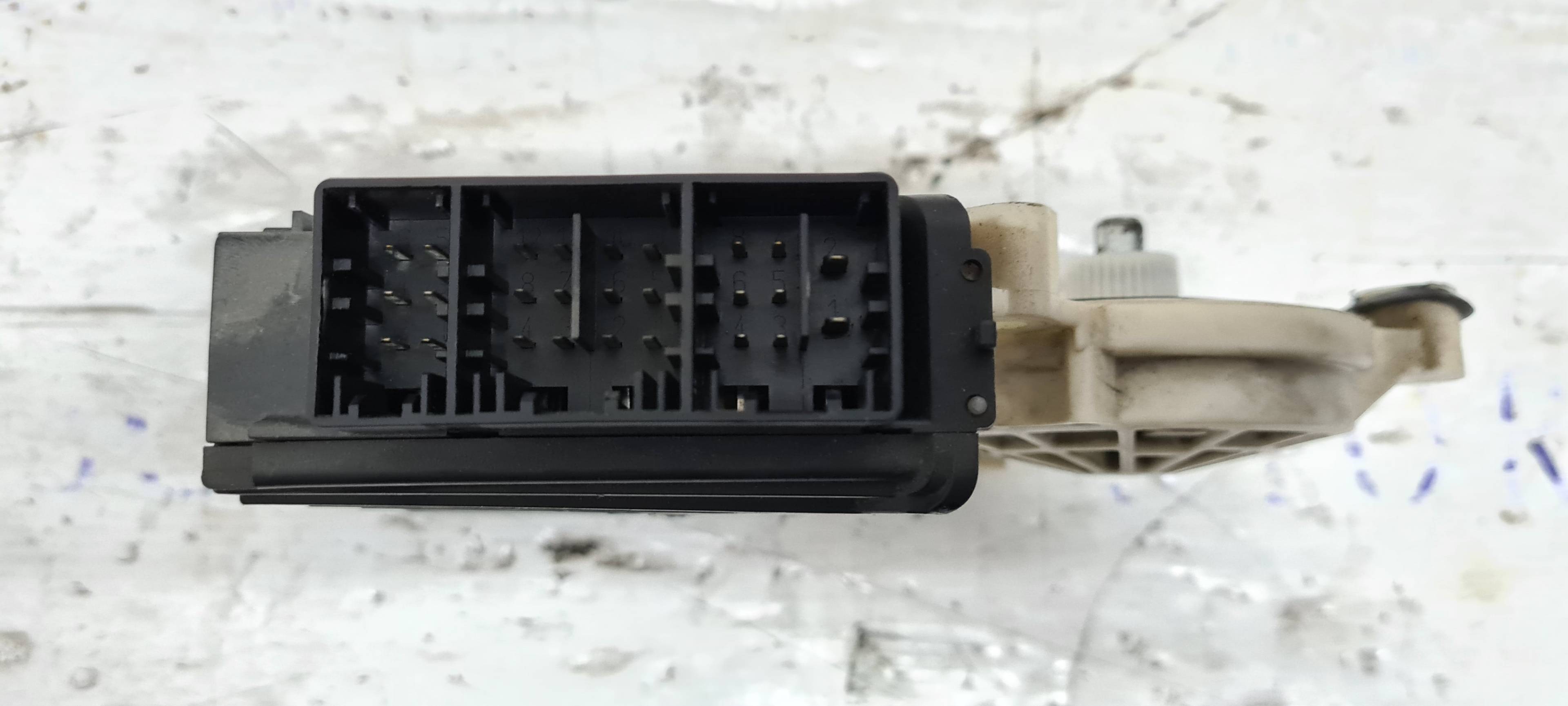 SEAT Cordoba 2 generation (1999-2009) Motor de control geam ușă dreapta față 6Q2959801A 21274677