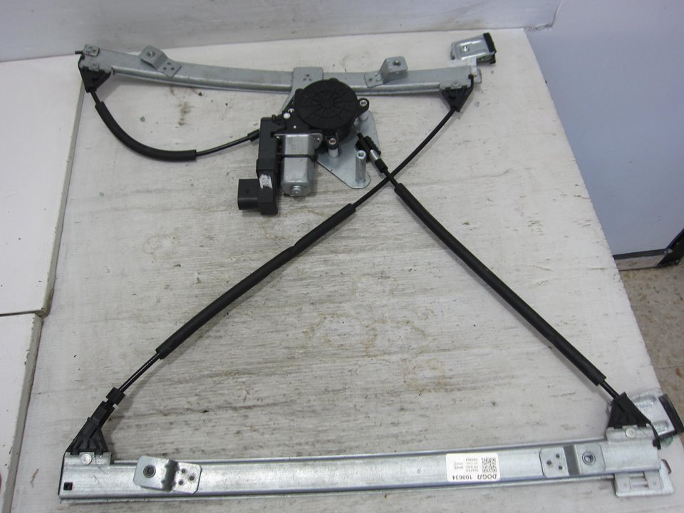 NISSAN Polo 3 generation (1994-2002) Vindusregulator foran høyre dør 090364 24961495