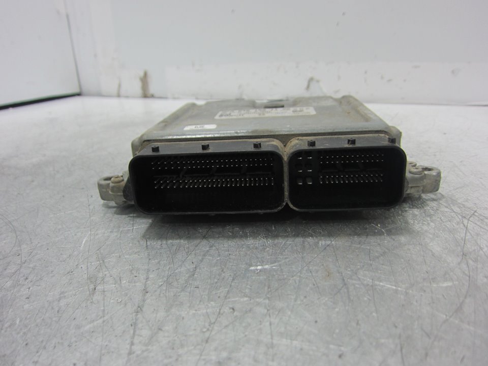 MERCEDES-BENZ Sprinter 2 generation (906) (2006-2018) Variklio kompiuteris 0281015915 25372445