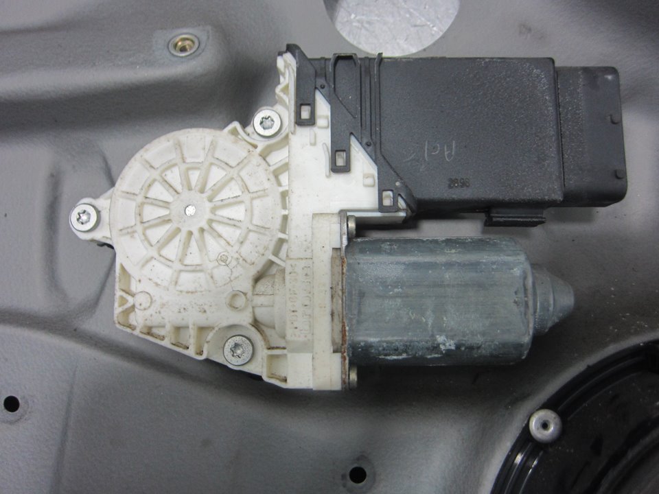 VOLKSWAGEN Golf 4 generation (1997-2006) Forreste venstre dør vinduesregulator 1J4837755E 25088622