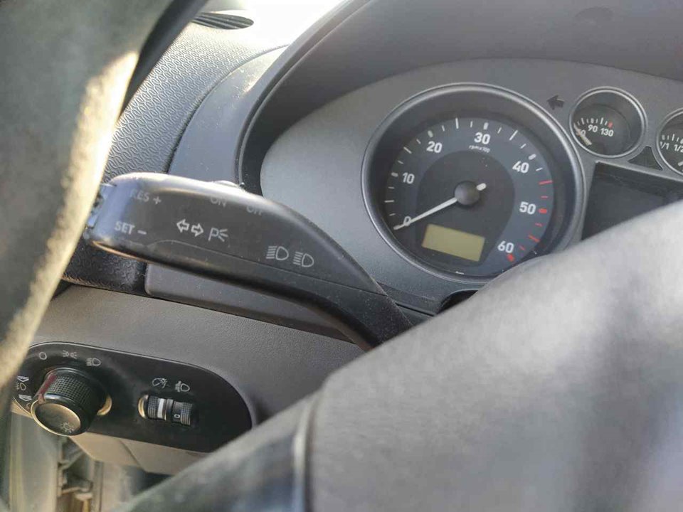 SEAT Ibiza 3 generation (2002-2008) Tourner le bouton de l'interrupteur 25360148