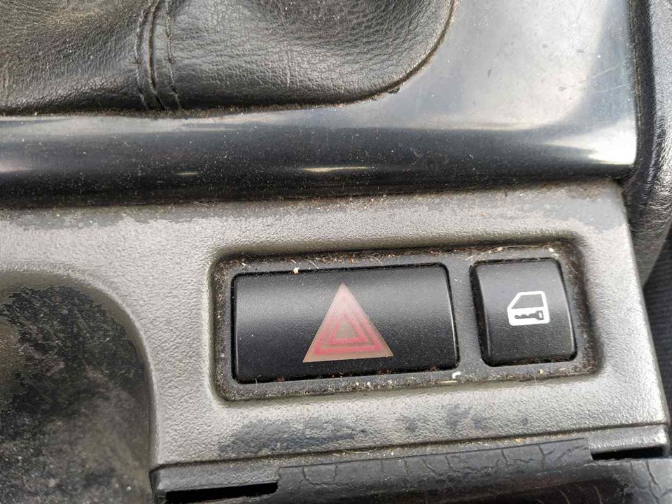 BMW 3 Series E46 (1997-2006) кнопка опасности 25370197