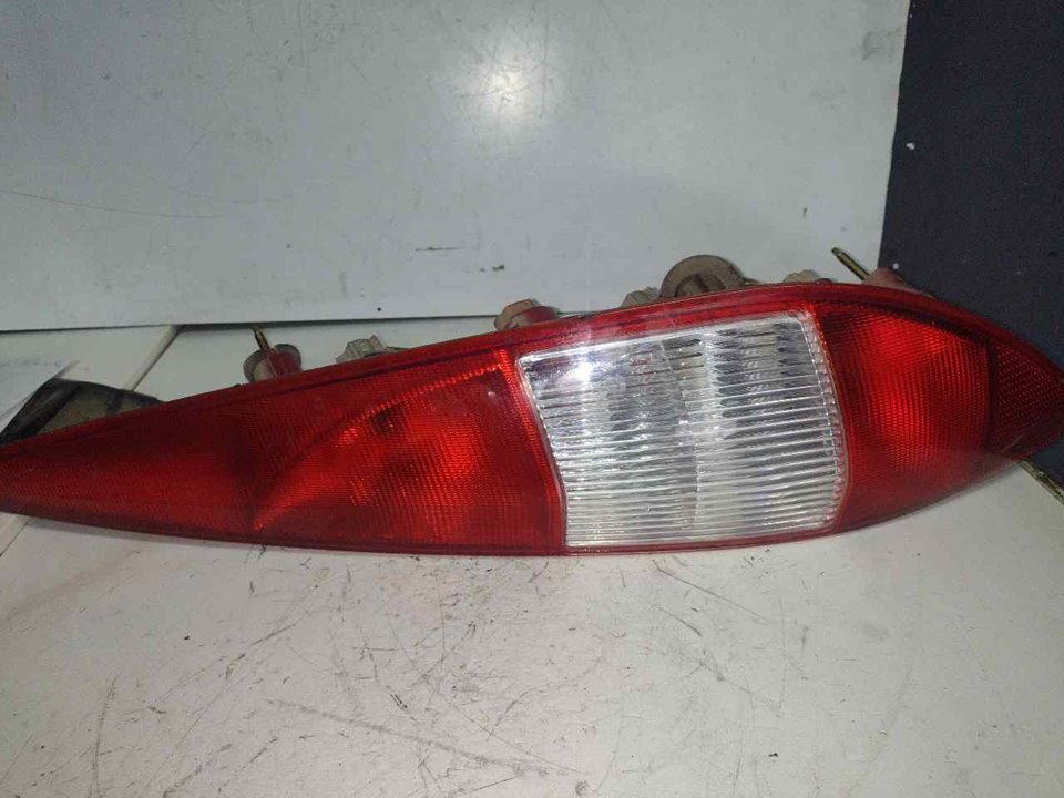 FORD Mondeo 3 generation (2000-2007) Rear Right Taillight Lamp 1S7113404C 21307904