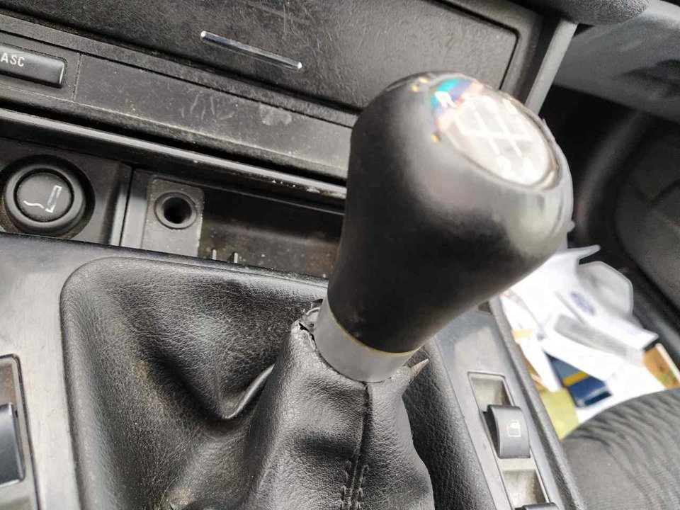 BMW 3 Series E46 (1997-2006) Vaihteen vaihtamisen nuppi 25370174