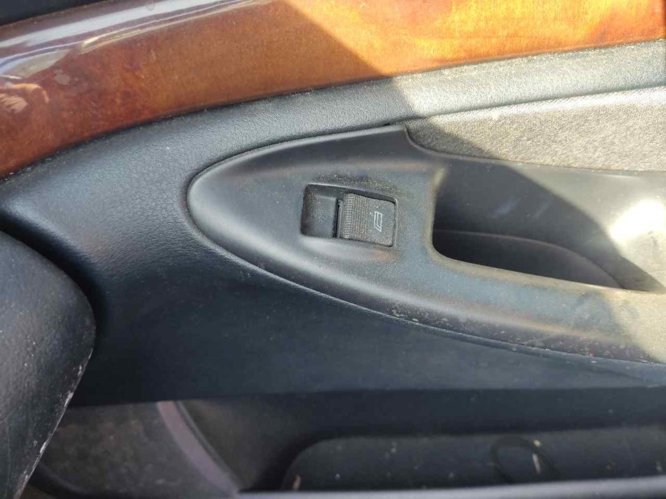 AUDI A4 B5/8D (1994-2001) Commutateur de vitre de porte avant droite 4D0959855 21282692