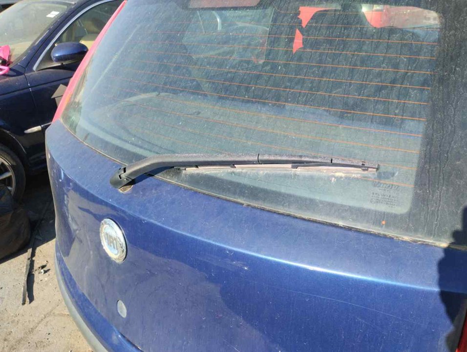 FIAT Рамо за чистачка на прозореца на задната врата 25381382