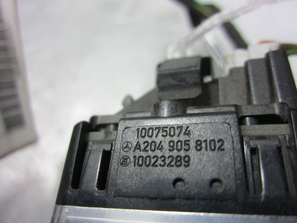 MERCEDES-BENZ GLA-Class X156 (2013-2020) Кнопка стеклоподъемника передней правой двери A2049058102 24880998