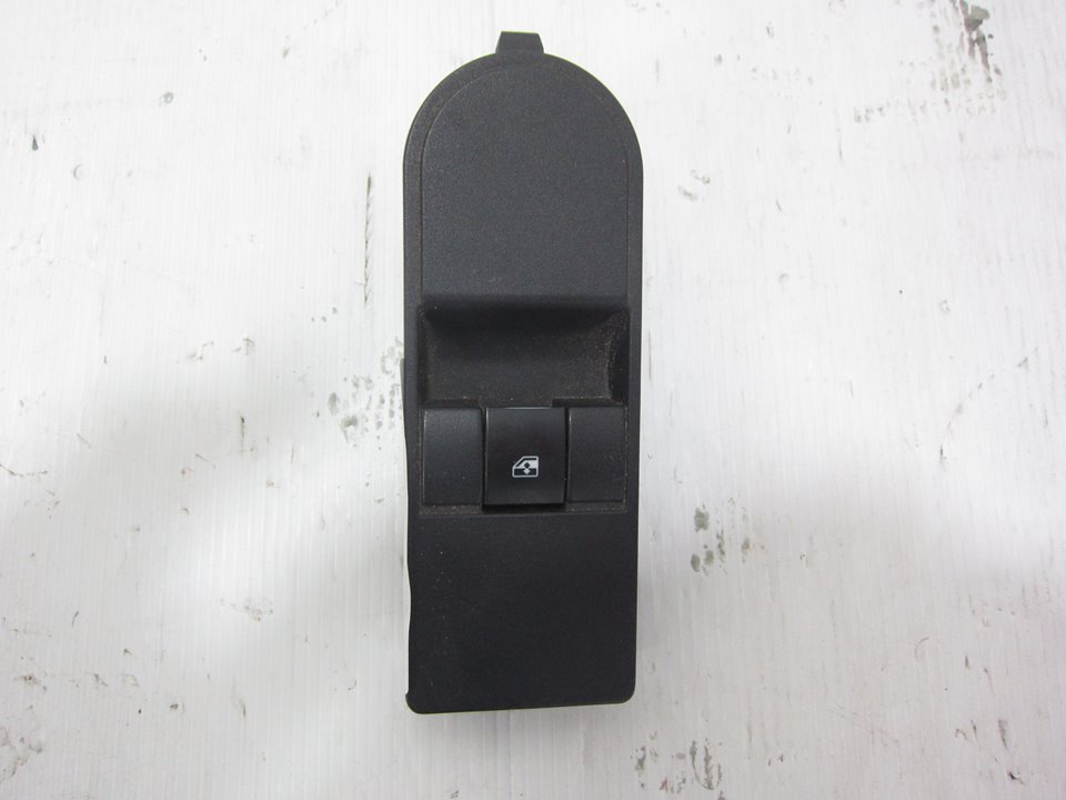 OPEL Zafira B (2005-2010) Front Right Door Window Switch 13228709 21326264