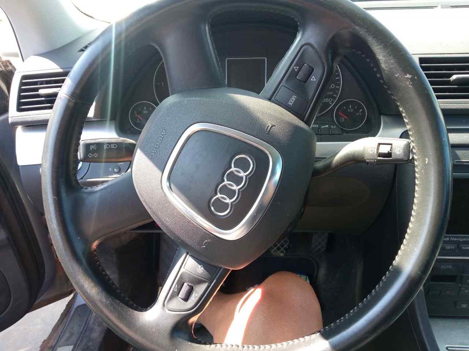 AUDI A4 B7/8E (2004-2008) Кермо 25413889