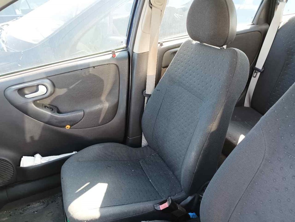 OPEL Corsa C (2000-2006) Front Right Seat 25335027