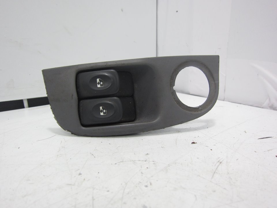 RENAULT Megane 1 generation (1995-2003) Кнопка стеклоподъемника передней левой двери 429998K 24961410