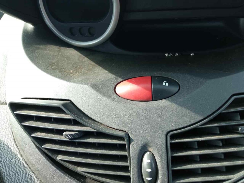 RENAULT Twingo 2 generation (2007-2014) Hazard button 25373308