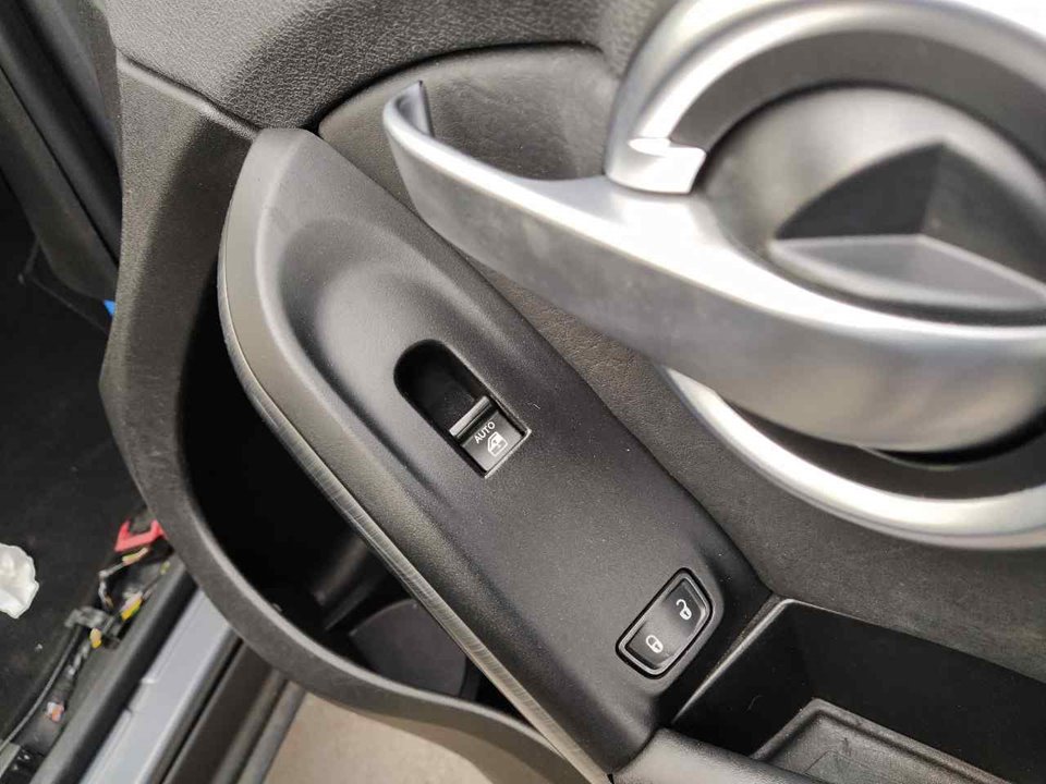 FIAT 500X 1 generation (2014-2024) Кнопка стеклоподъемника передней правой двери 25375115
