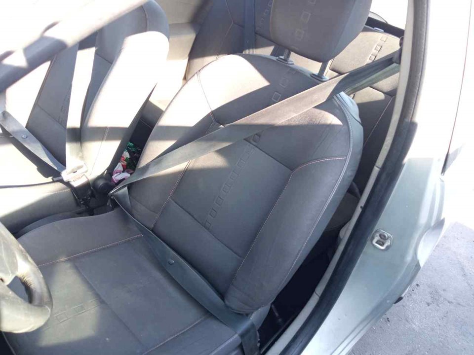 RENAULT Twingo 2 generation (2007-2014) Front Left Seatbelt 25373396