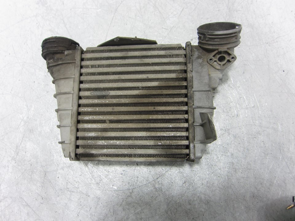 AUDI 100 4A/C4 (1990-1994) Радиатор интеркулера 600145804E 24926551