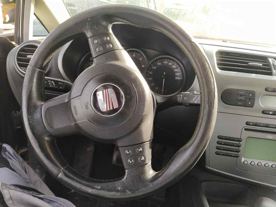 SEAT Leon 2 generation (2005-2012) Ohjauspyörä 25375201