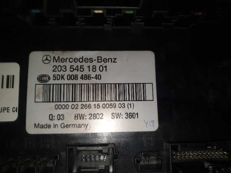 MERCEDES-BENZ C-Class W203/S203/CL203 (2000-2008) Säkringsbox 2035451801 21272868