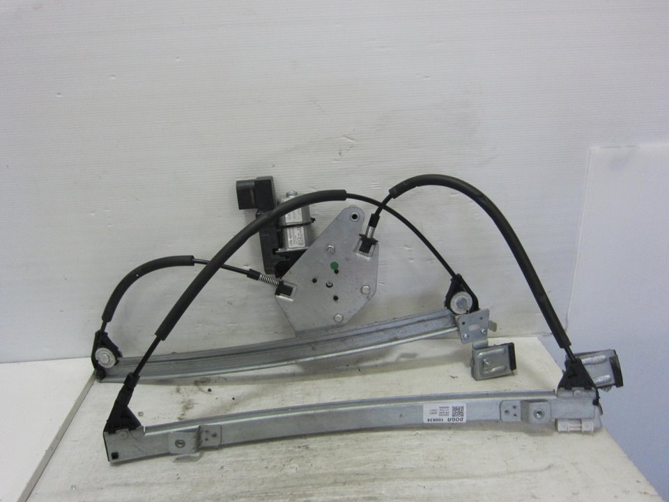 NISSAN Polo 3 generation (1994-2002) Vindusregulator foran høyre dør 090364 24961495