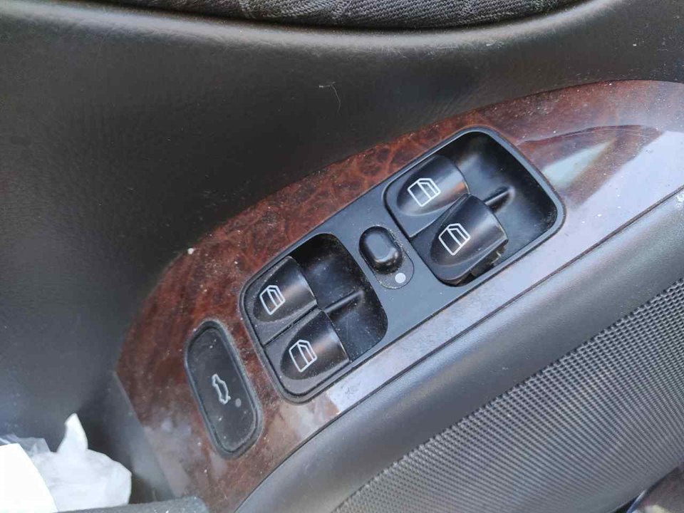 MERCEDES-BENZ C-Class W203/S203/CL203 (2000-2008) Кнопка стеклоподъемника передней левой двери 23851135