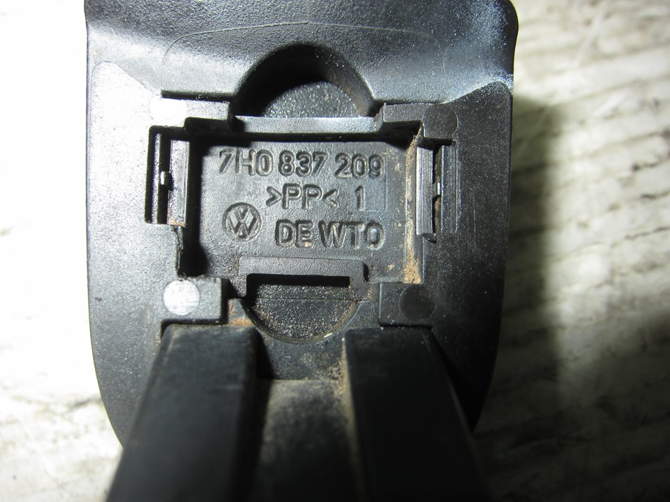 VOLKSWAGEN Caddy 3 generation (2004-2015) Priekinių kairių durų išorinė rankenėlė 7H0837209 24955818