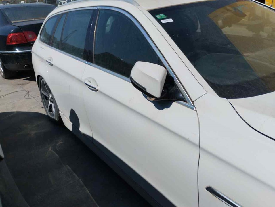 BMW 5 Series F10/F11 (2009-2017) Предна дясна врата 25428553
