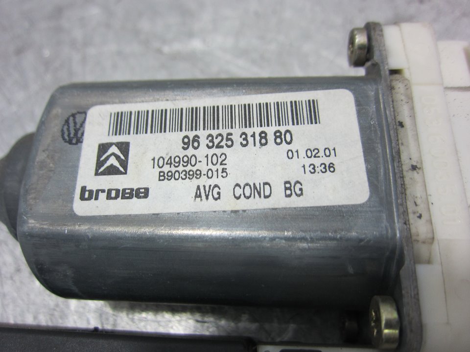 BMW 1 Series F20/F21 (2011-2020) Vänster framdörr Fönsterregulatormotor 9632531880 25373084