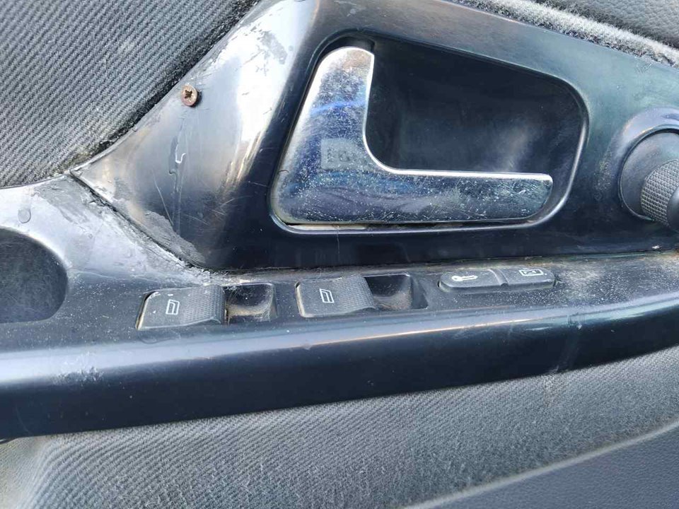 SEAT Cordoba 1 generation (1993-2003) Front Left Door Window Switch 24908677