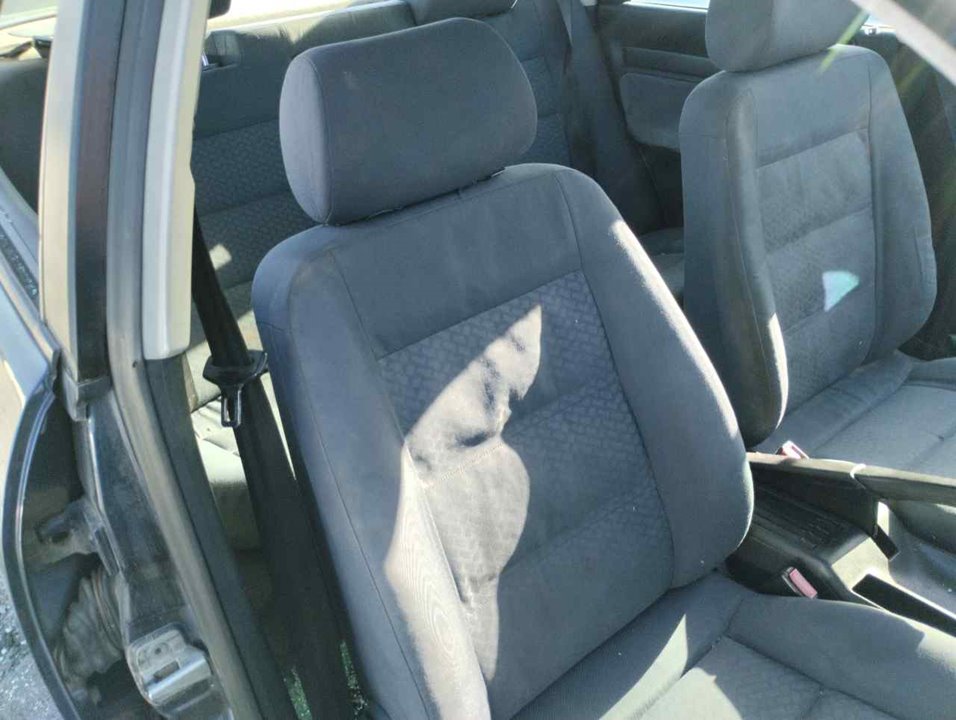 HONDA A4 B5/8D (1994-2001) Front Right Seat 25346843