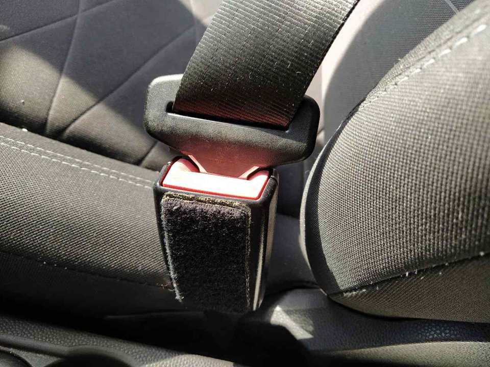 HYUNDAI ix35 1 generation (2009-2015) Пряжка ремня безопасности переднего правого сиденья 25374606