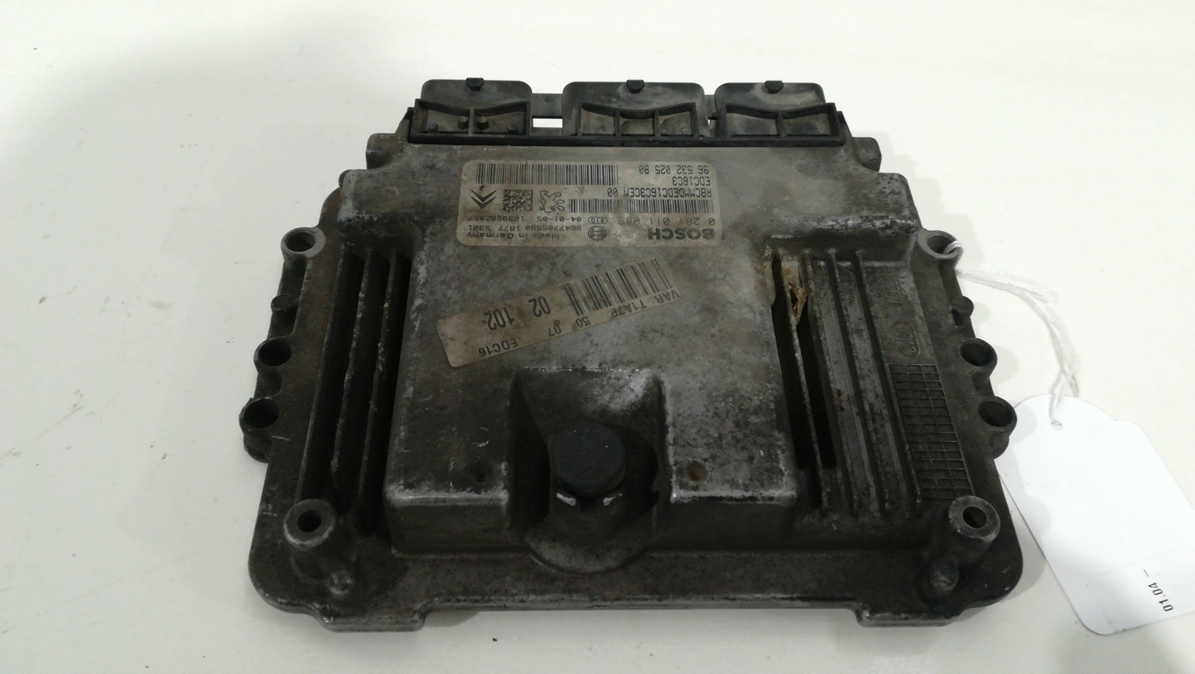 Switchboard engine uce 8HX(DV4TD)8HZ(DV4TD) 0281011089 de Peugeot 206 hatchback (2a/c) 2006-2007 68 CV - pieza usada