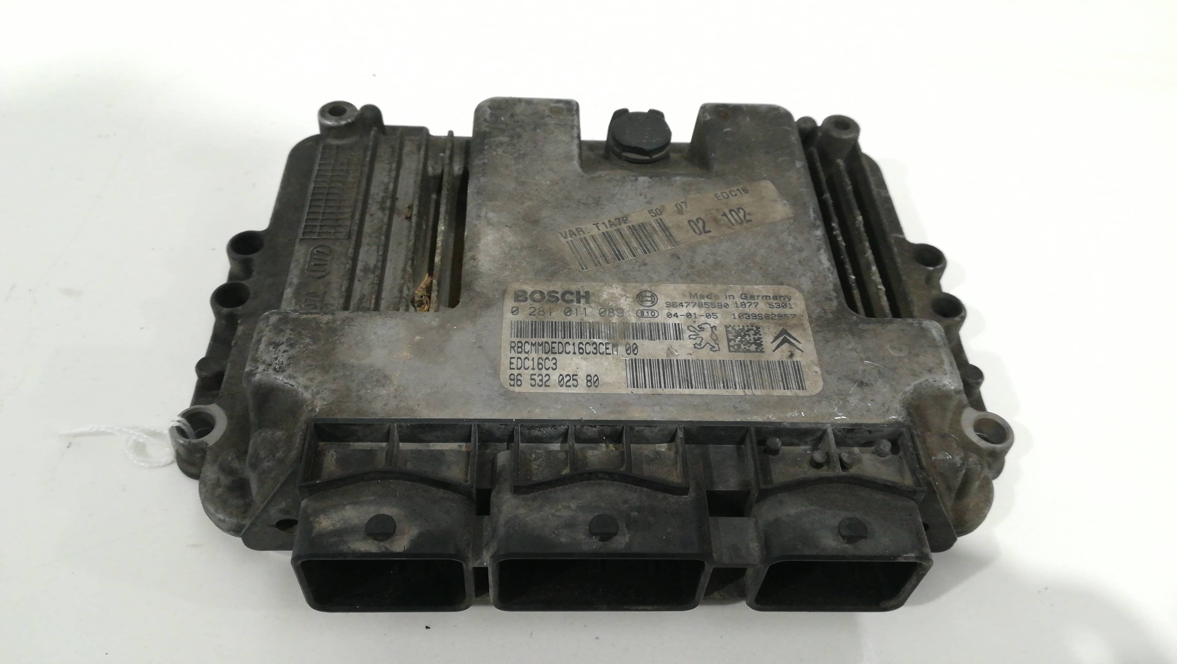 Switchboard engine uce 8HX(DV4TD)8HZ(DV4TD) 0281011089 de Peugeot 206 hatchback (2a/c) 2006-2007 68 CV - pieza usada