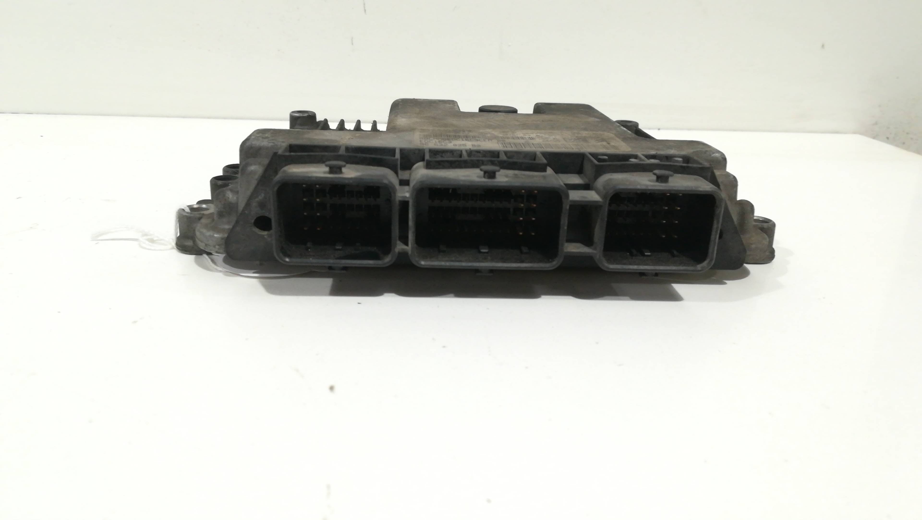 Switchboard engine uce 8HX(DV4TD)8HZ(DV4TD) 0281011089 de Peugeot 206 hatchback (2a/c) 2006-2007 68 CV - pieza usada