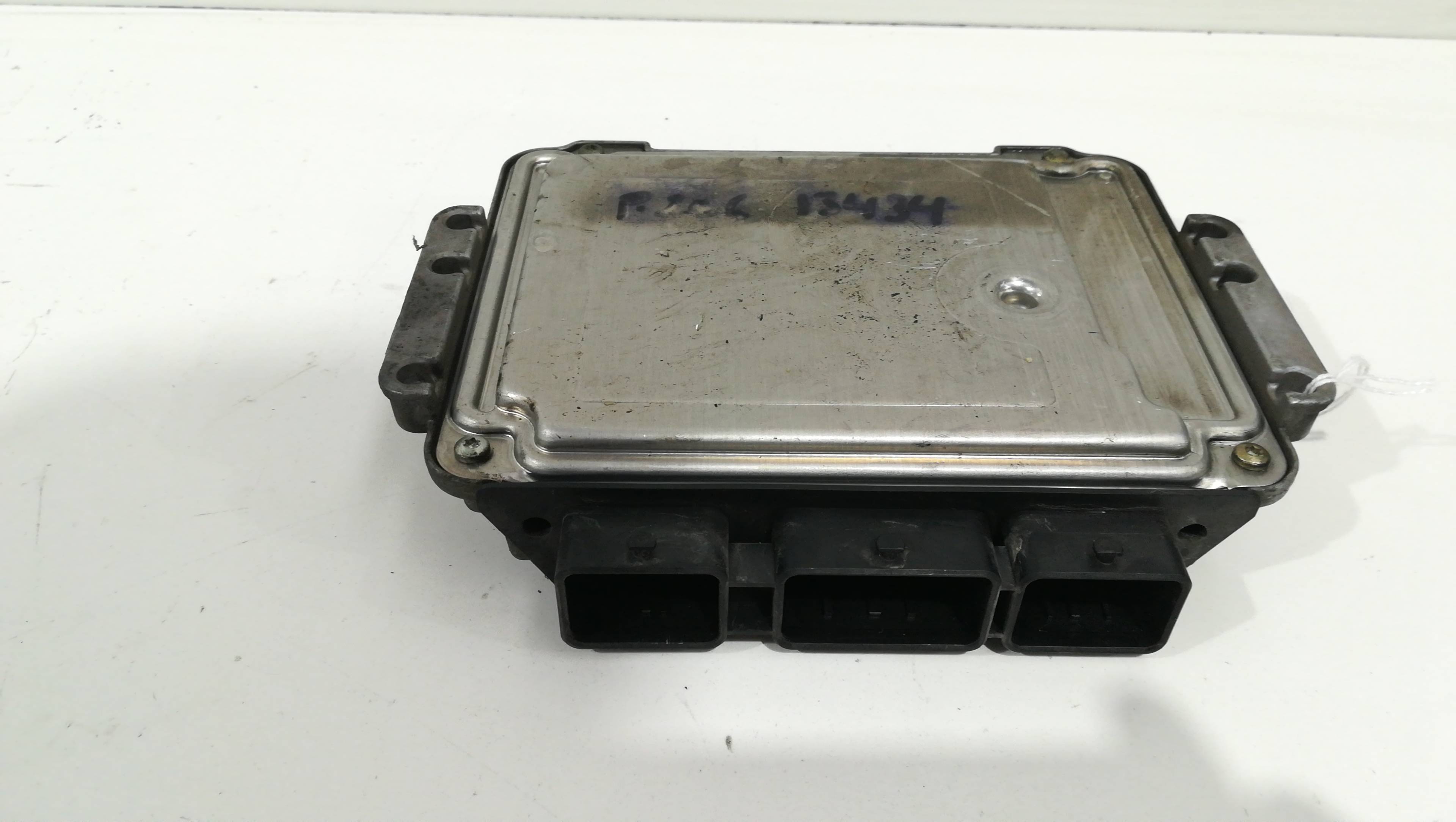 Switchboard engine uce 8HX(DV4TD)8HZ(DV4TD) 0281011089 de Peugeot 206 hatchback (2a/c) 2006-2007 68 CV - pieza usada