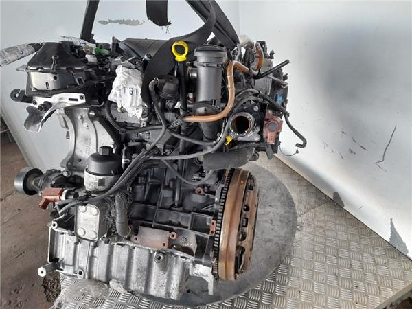 VOLVO S40 2 generation (2004-2012) Engine D4204T 21922215