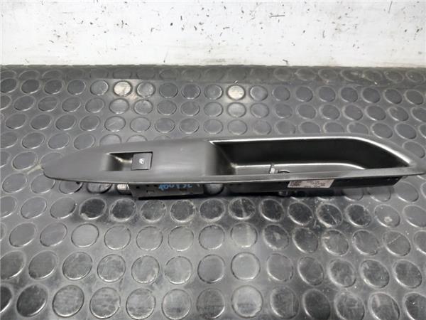 OPEL Mokka 1 generation (2012-2015) Front Right Door Window Switch 95025524-600R,22915110 21669861