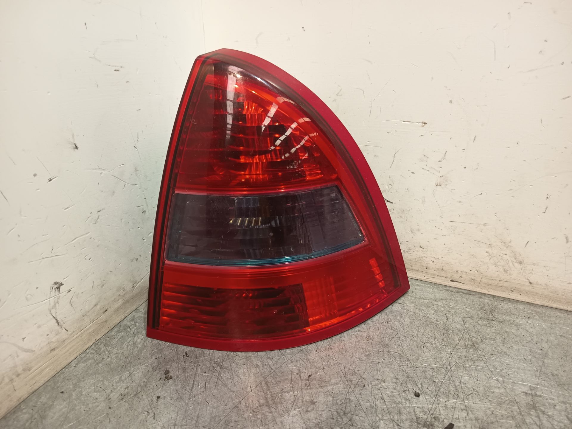 Scheinwerfer hinten rechts 89034070 de Citroen C5 2005-2006 - pieza usada