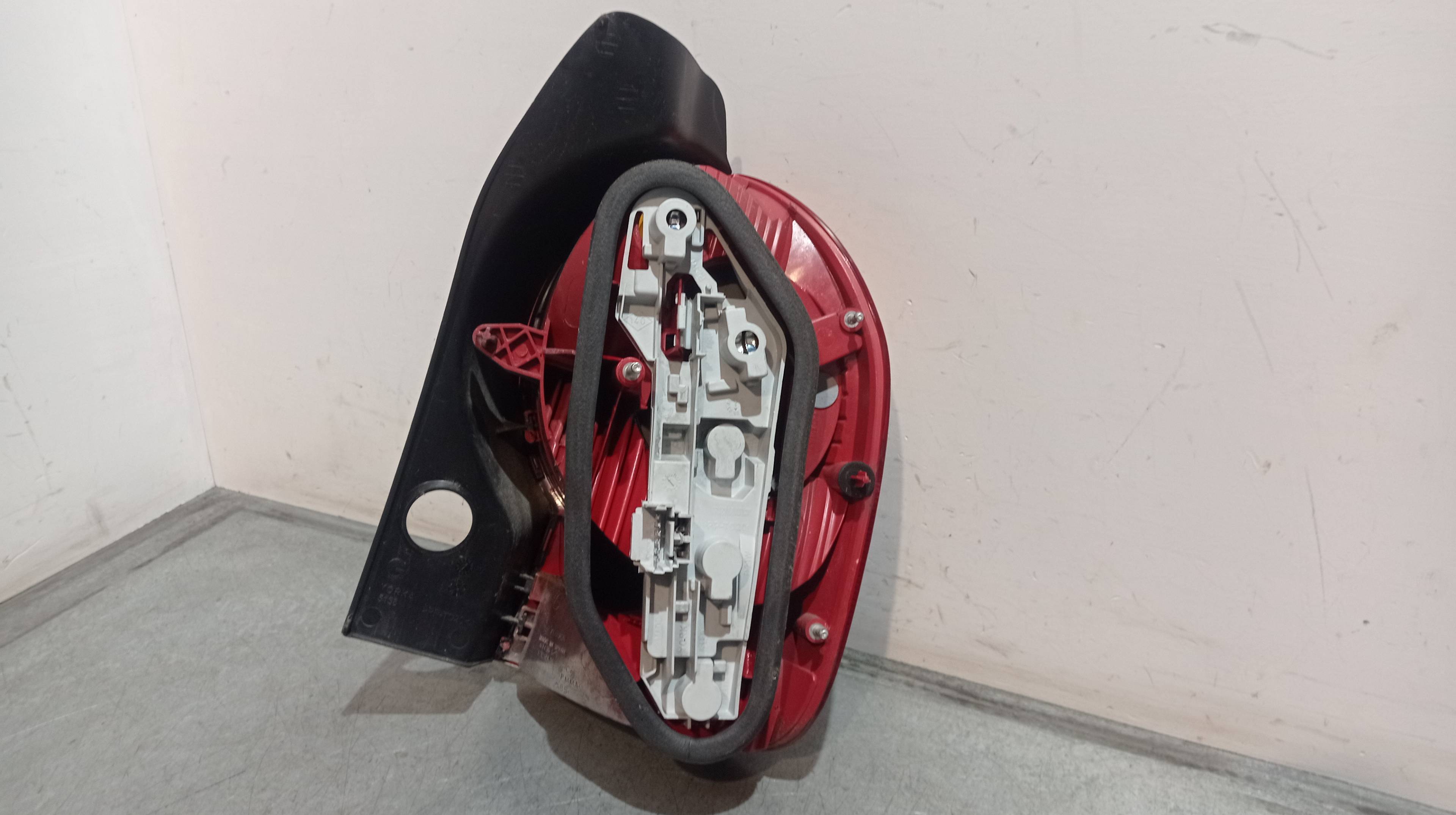 Rear lamp lh K4J G7 8200538786 de Renault Modus / grand modus (f/jp0_) 2004-2006