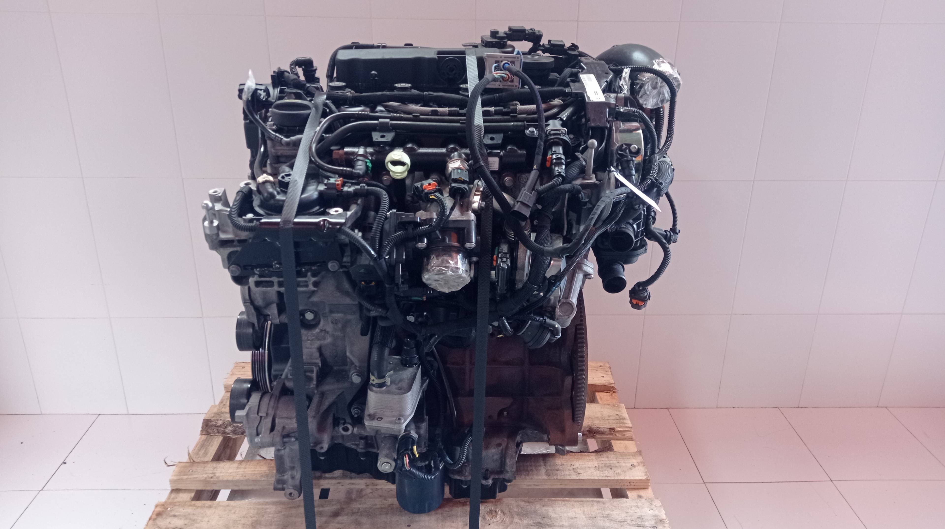 PEUGEOT 3008 2 generation (2017-2023) Engine AH01 25745898