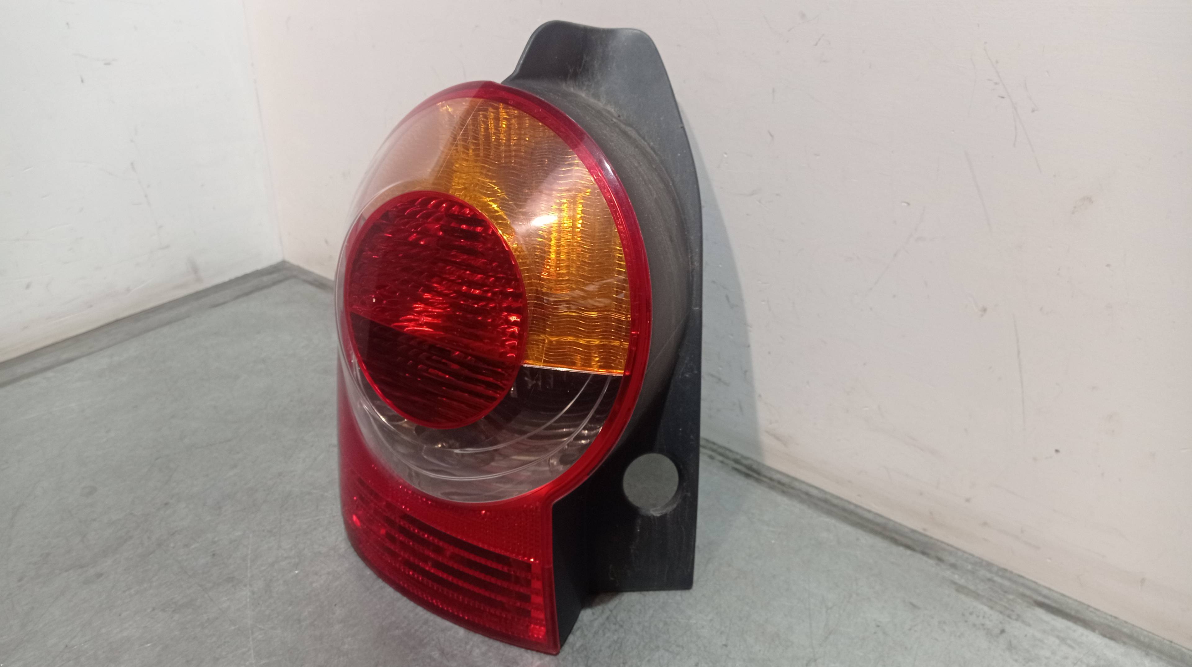 Rear lamp lh K4J G7 8200538786 de Renault Modus / grand modus (f/jp0_) 2004-2006 - pieza usada