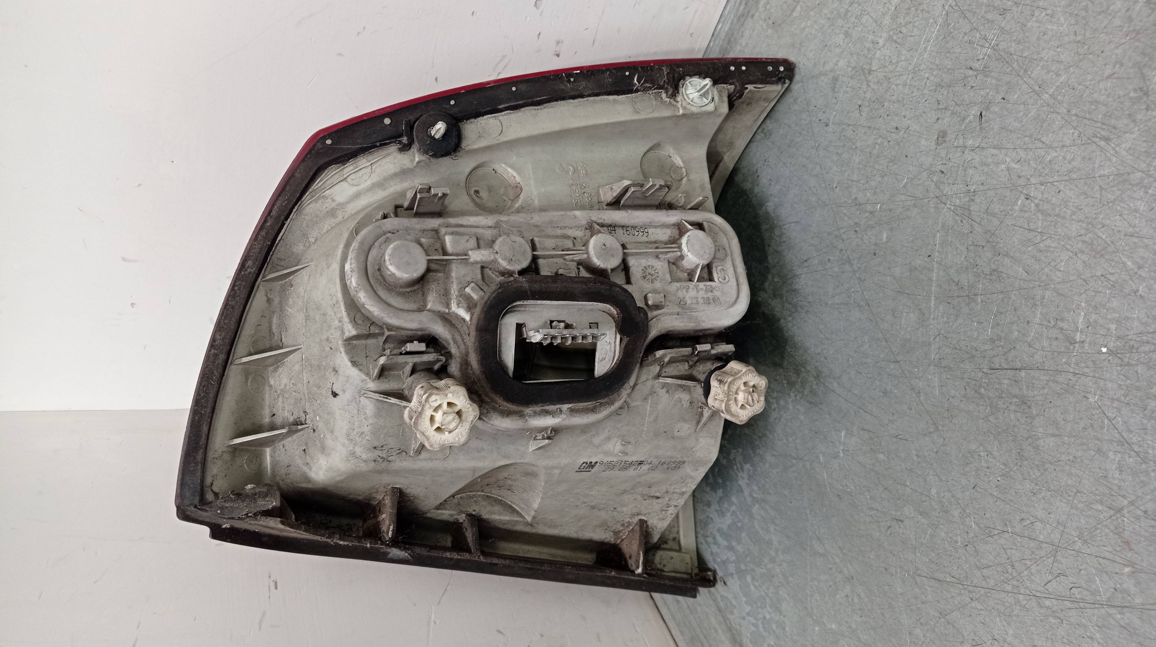 Piloto trasero izquierdo X17DTL 90521542 de Opel Astra g hatchback (t98) 1998-1999 - pieza usada