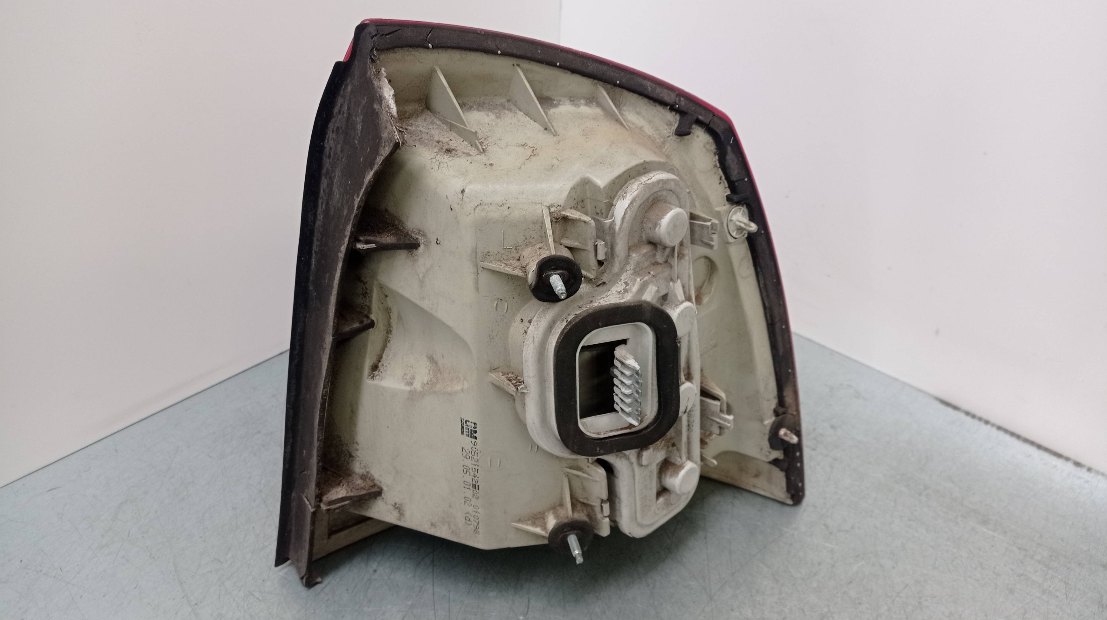 Piloto trasero izquierdo X16XEL 90521542 de Opel Astra g sedán (t98) 1998-2000 101 CV - pieza usada