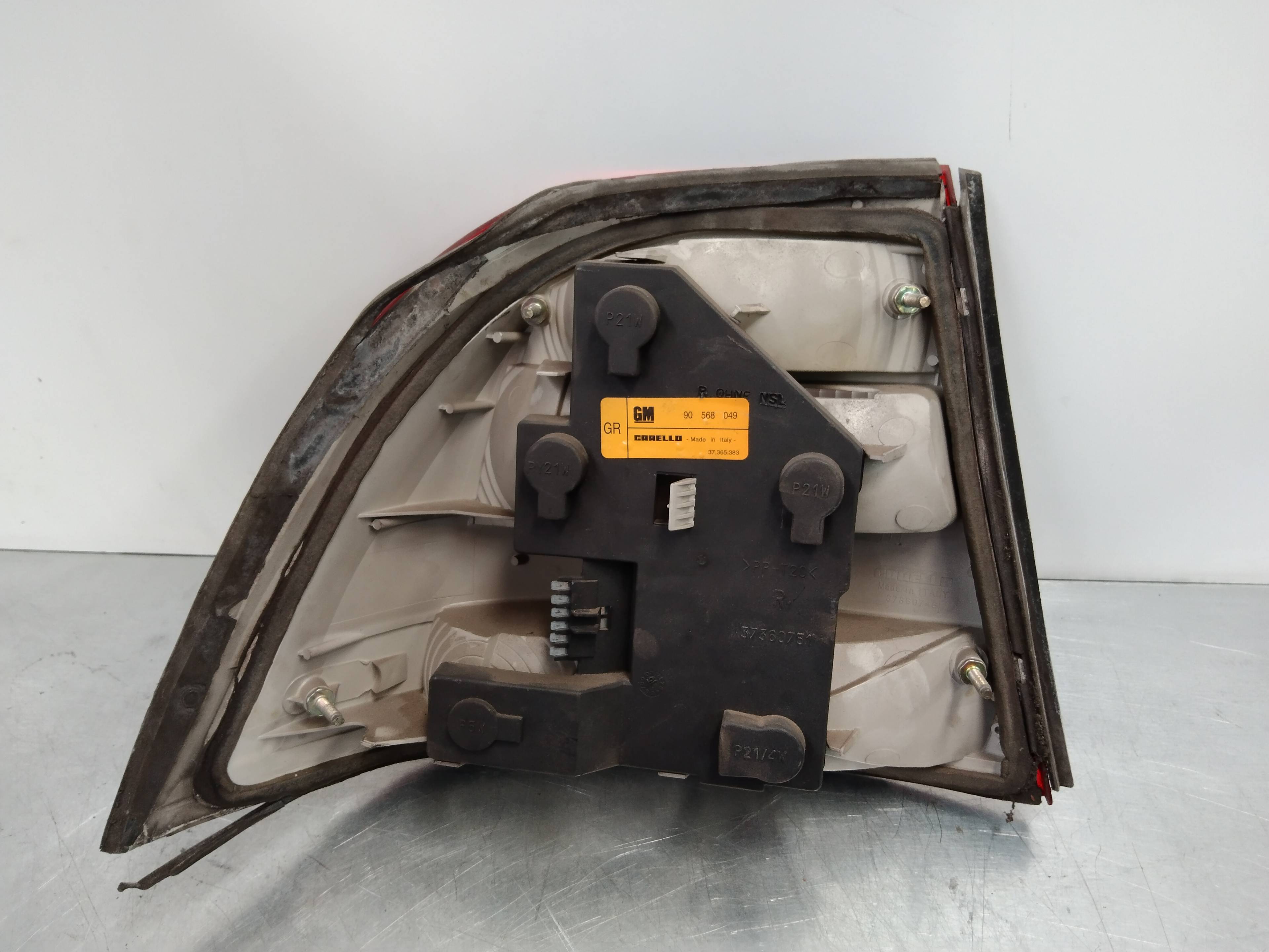 Scheinwerfer hinten rechts X17DTTC4EE1 90568049 de Opel Vectra b hatchback (j96) 1997-2003 82 CV - pieza usada