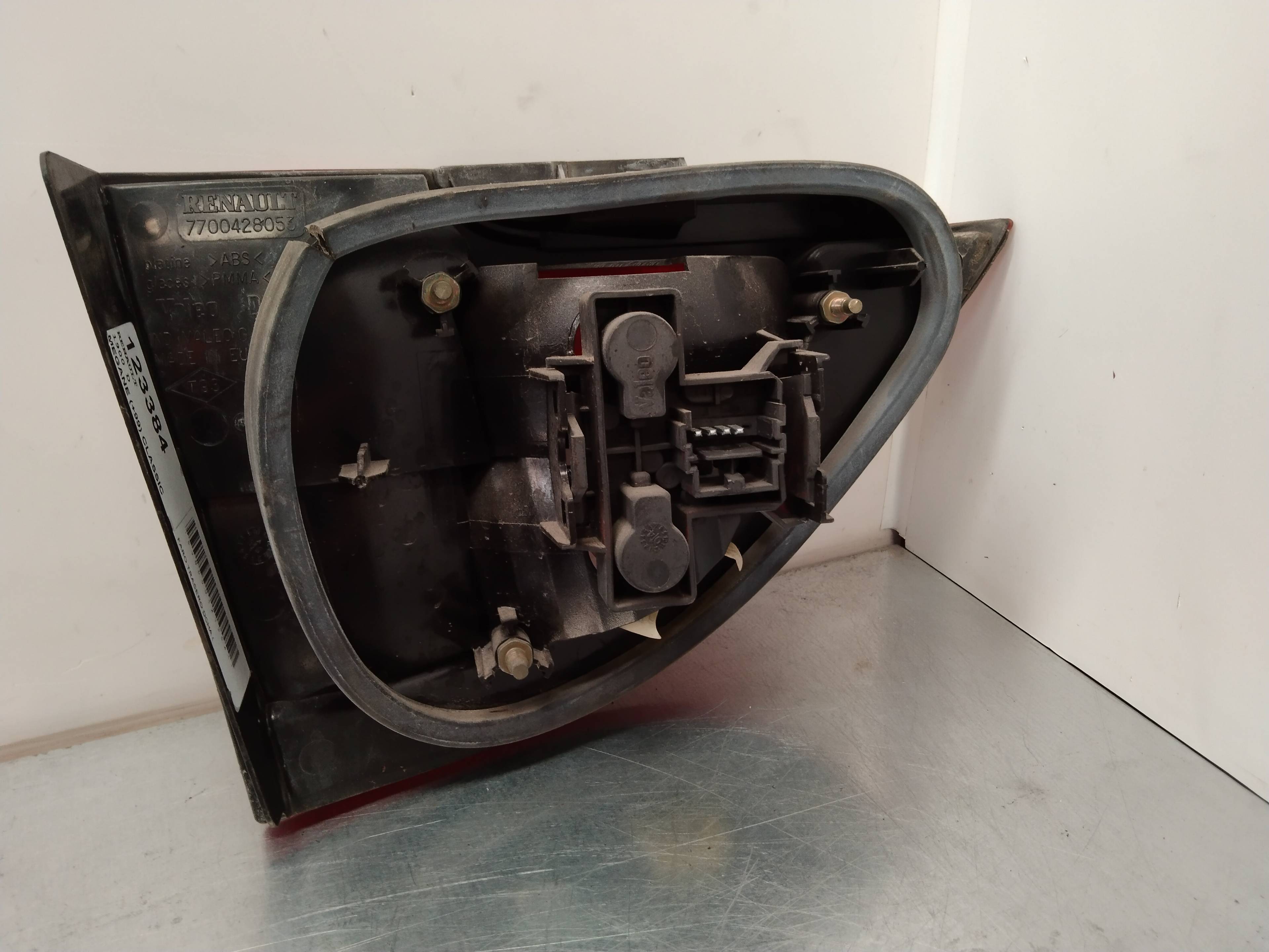 Piloto trasero derecho interior F8Q622 7700428053 de Renault Megane i grandtour (ka0/1_) 2001-2003 - pieza usada