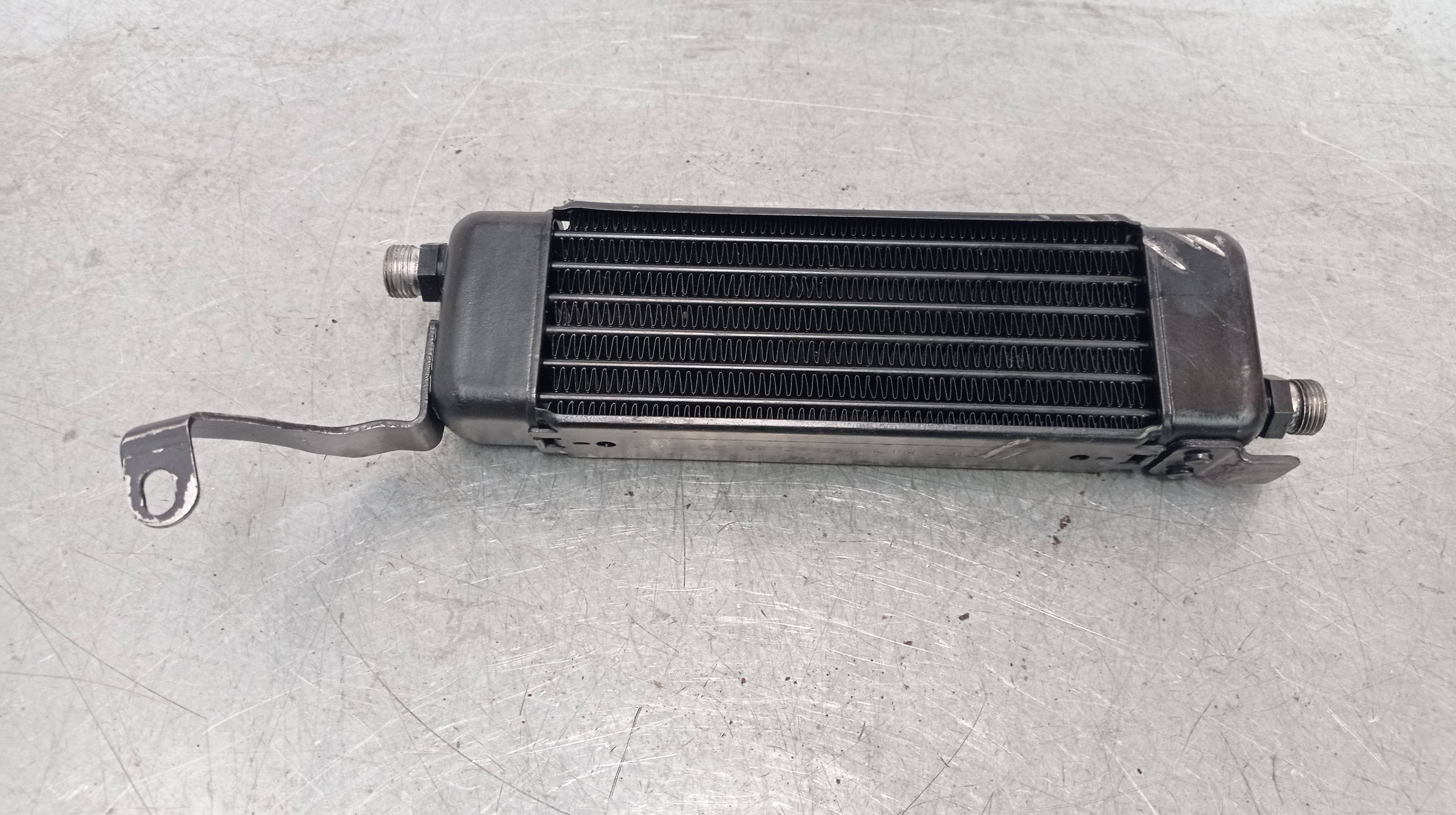 Enfriador de aceite motor X17DTL 09129354 de Opel Astra g sedán (t98) 1998-2000 68 CV - pieza usada