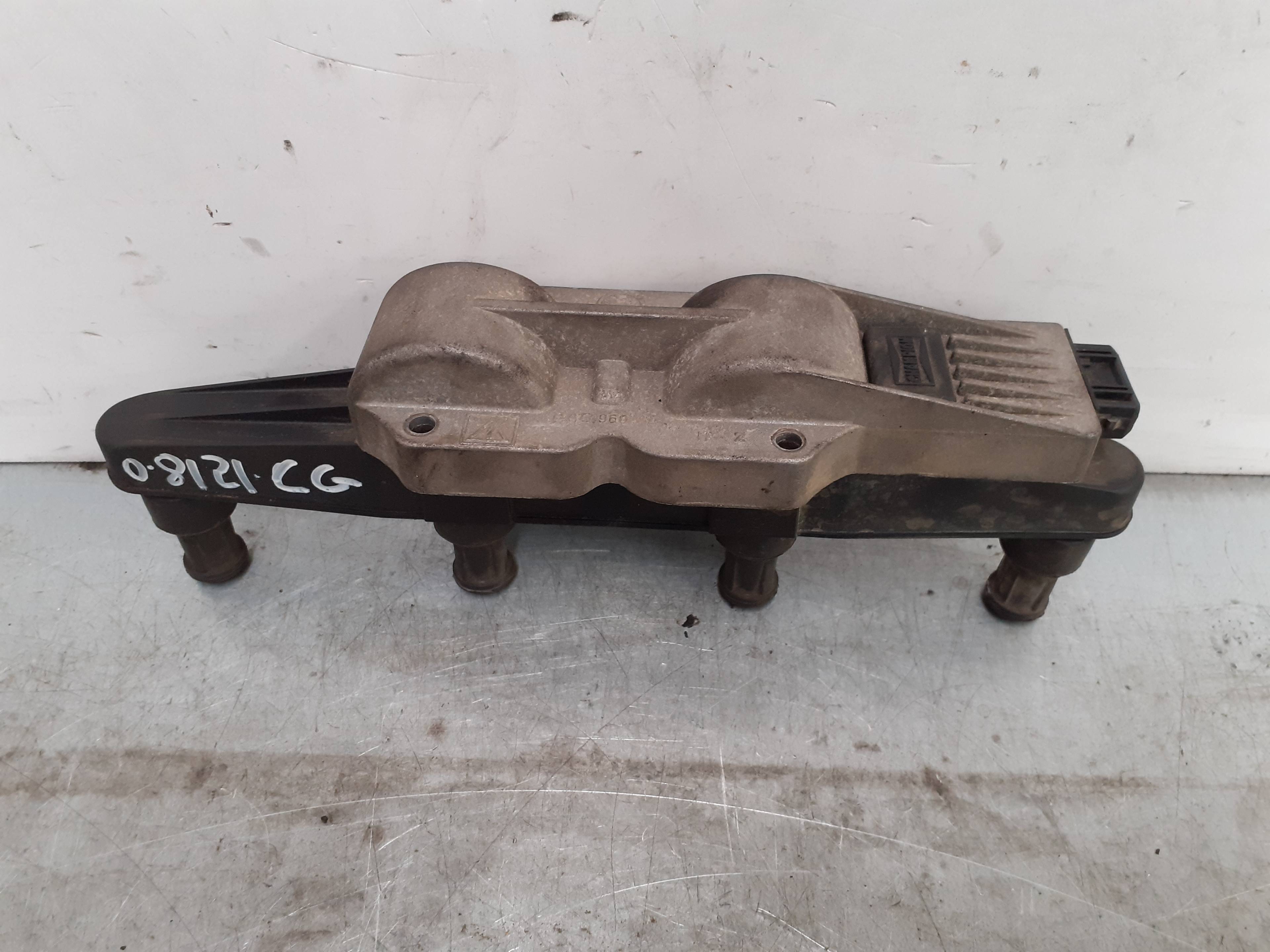 Bobina de encendido 781.135M 047905104 de Skoda Felicia i (6u1) 1994-1998 54 CV