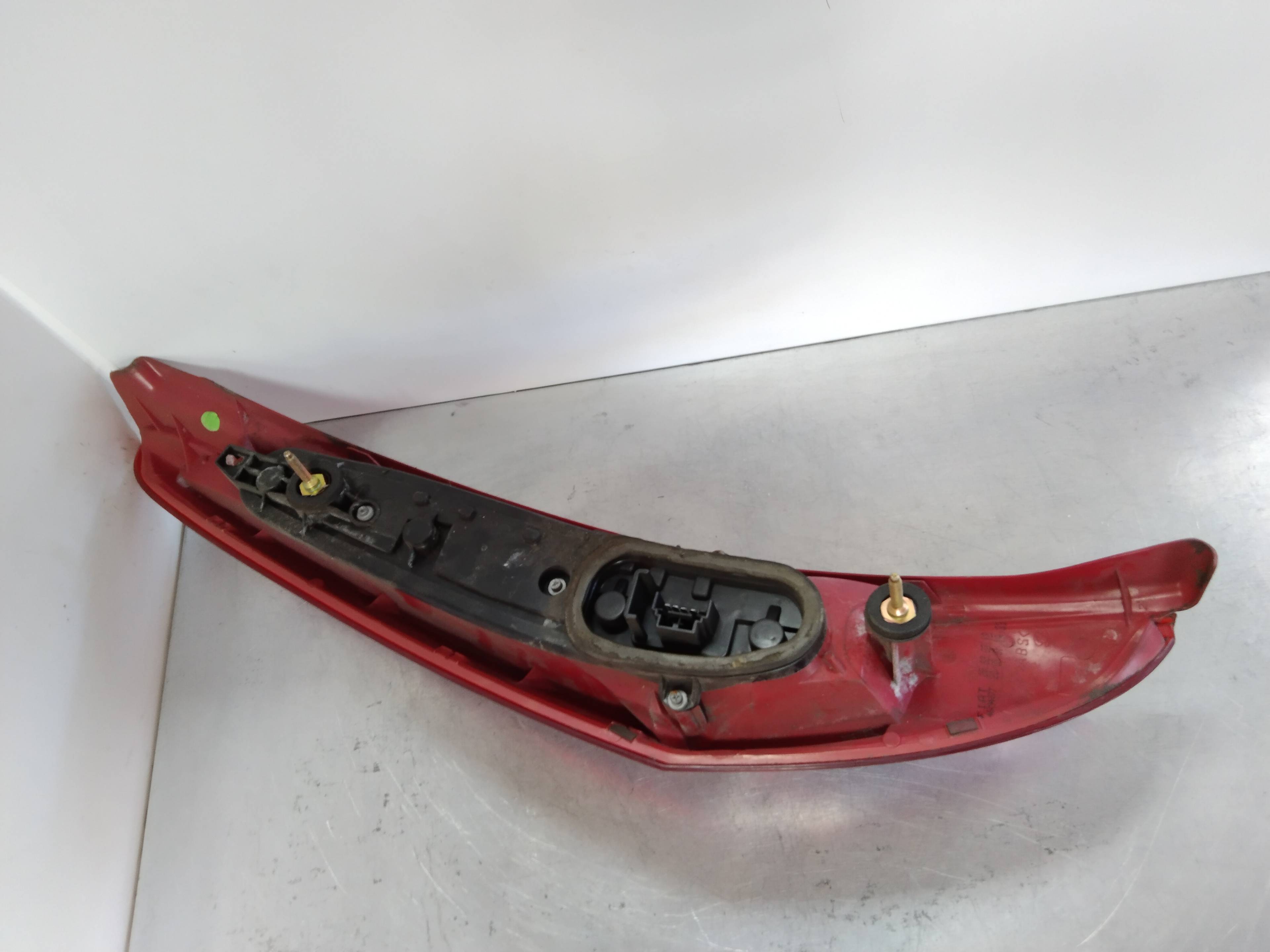Feu arrière droit 188A4000 46794077 de Fiat Punto (188_) 1999-2010 60 CV - pieza usada